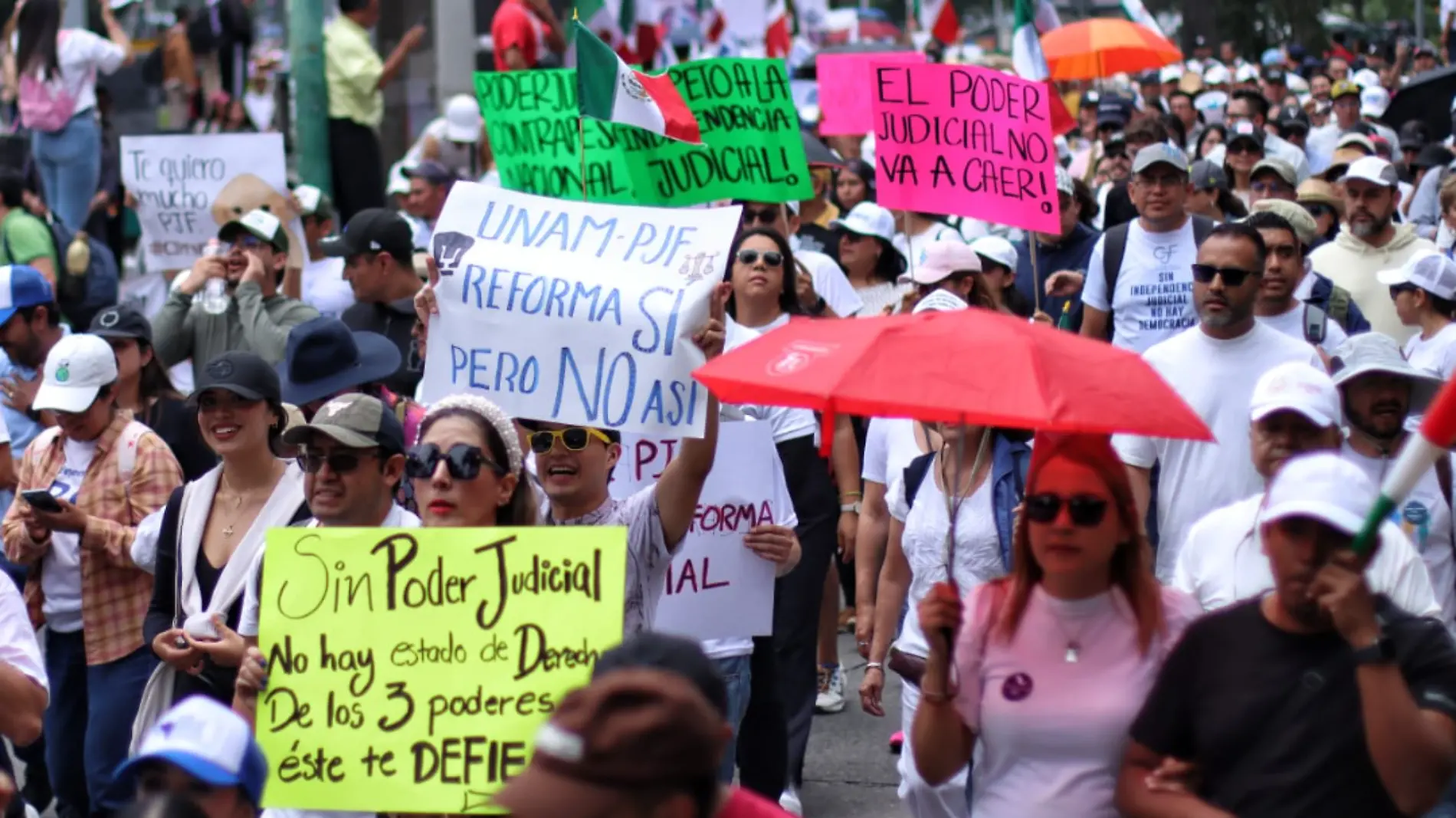 Estudiantes de derecho de la UNAM protestan contra la reforma judicial 4